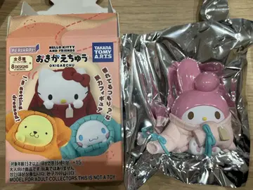 마이멜로디 옷 갈아입는 중 피규어