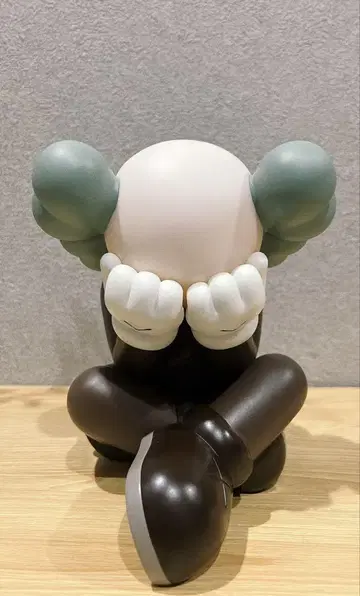 KAWS separated 피규어 BROWN