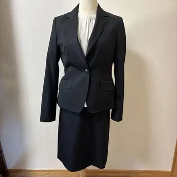 블랙 스커트 수트 (자켓 스커트)