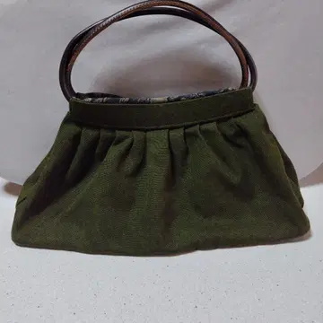 올리브 그린 플리츠 디자인 핸드백