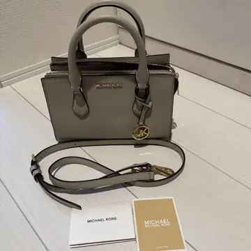 마이클코어스 SHEILA 센터 지퍼 새첼 스몰