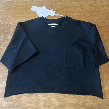IENA 블랙 포켓 부착 크롭T셔츠
