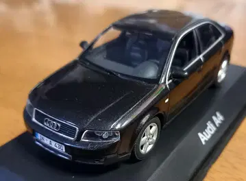 중고 자동차 모형 Audi A4 블랙