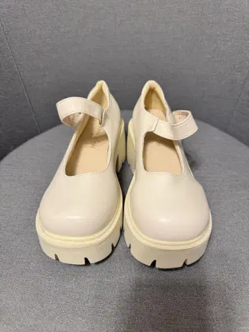 통굽 멜리 제인 신발 크림색