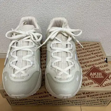 AKIII CLASSIC 아키클래식 스니커즈