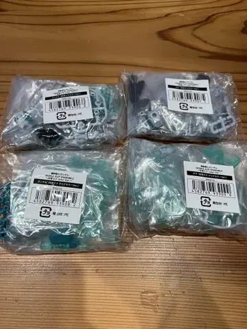 가샤폰 온라인 하츠네 미쿠 컬러 클리어 컬러 자쿠 건담 콜라보