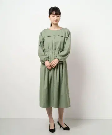 리본 턱 원피스 긴팔 무릎 기장 원피스