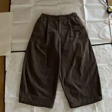 플랜테이션 다크 그레이 와이드 팬츠 허리밴딩