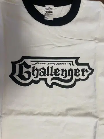 Challenger T셔츠 S사이즈