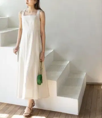 NOBLE 노블 린넨 스트레치 스퀘어 넥 원피스