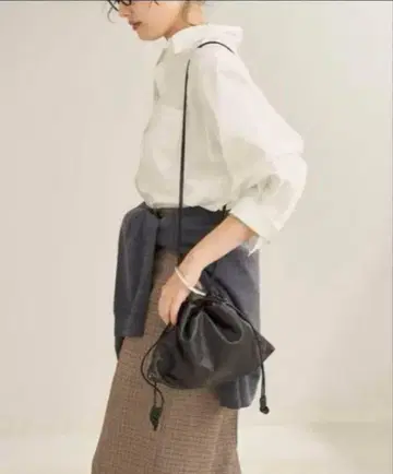 새상품급 플라주 les Tendre leather clutch 백