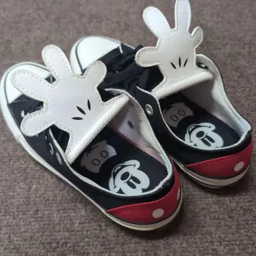 CONVERSE 미키마우스 100주년 한정판 스니커즈 23.5