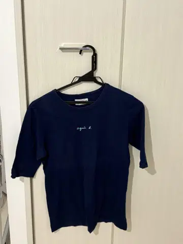 네이비 반팔 T셔츠 자수
