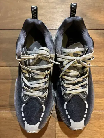 미즈노 x 화이트 마운티니어링 스니커즈 26.5cm