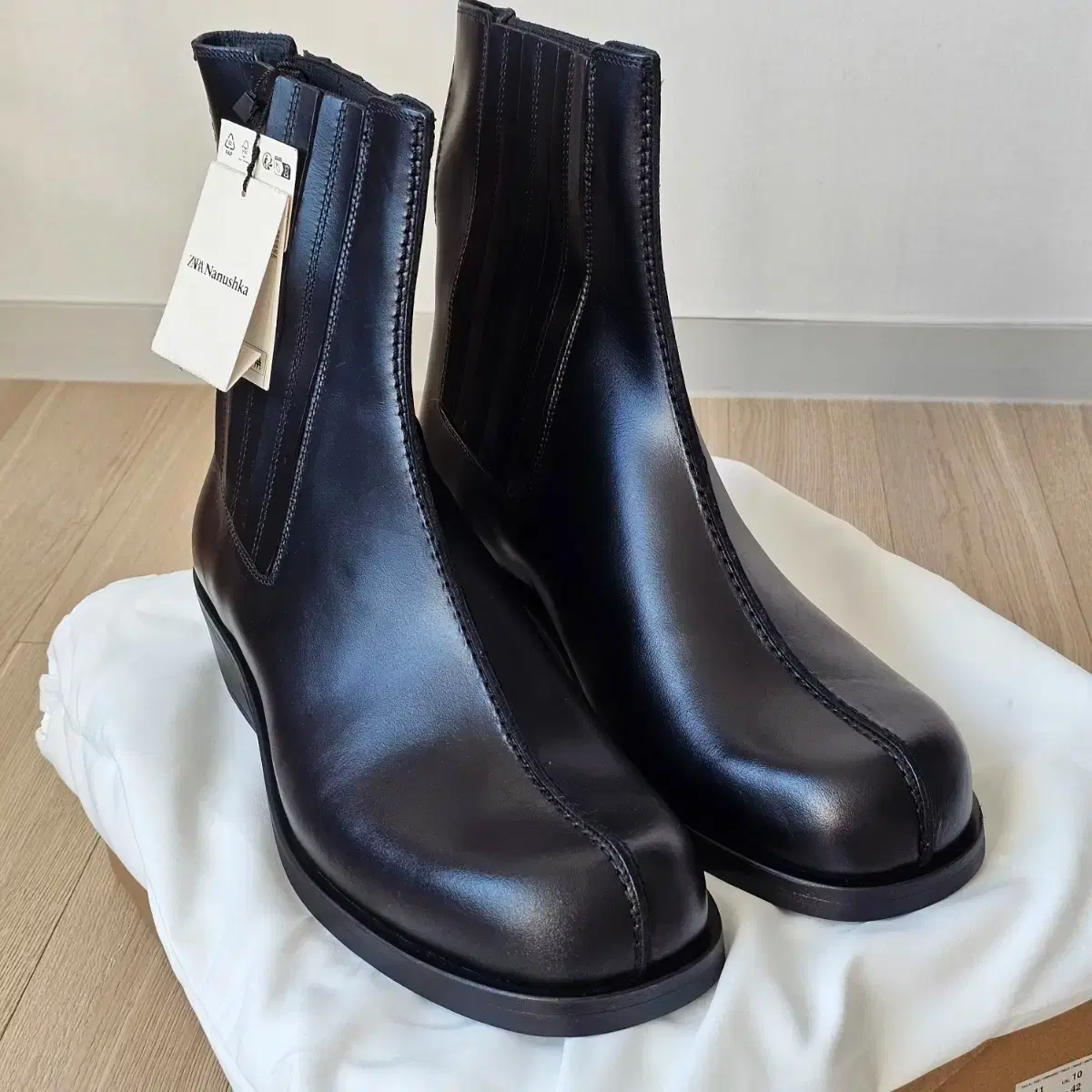 ZARA 자라 285 New) Zara X NANUSHKA Leather Chelsea Boots Walkers
