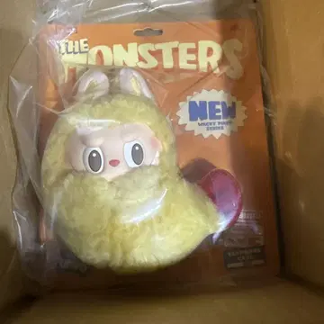 POP MART THE MONSTERS Wacky mart 이어폰 케이스