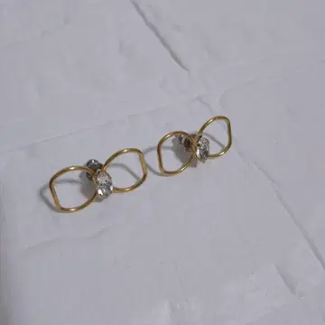 쁘띠 로브 노아 리본 귀걸이