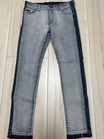 라이트 블루 스키니 데님