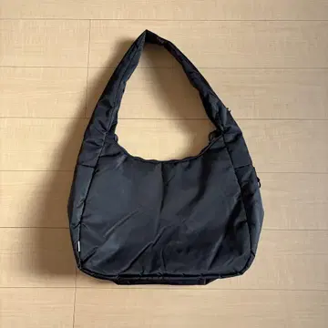 meltum SOFT SHELL MESSENGER BAG BLACK