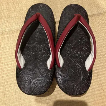 여성용 조리 짙은 갈색과 빨간색
