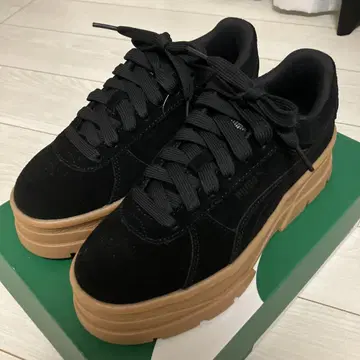 PUMA 스니커즈