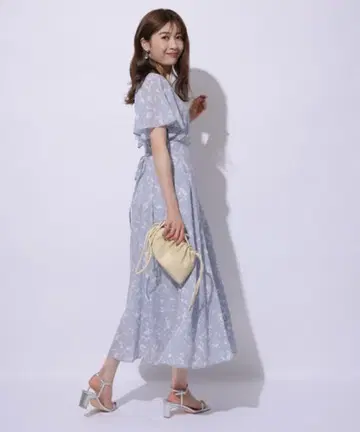 [ 새상품급 ] 아푸와이저 리셰*전개 플레어 슬리브 원피스