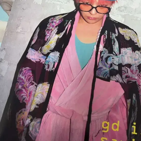 ２枚セット　G-DRAGON Heartbreaker ポスター 2枚セット G-DRAGON Heartbreaker ポスター - メルカリ