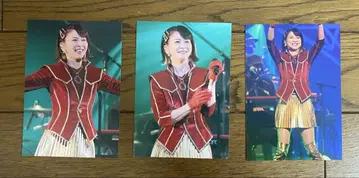모리타카 치사토 브로마이드 콘서트 빨간색 의상 미니 스커트
