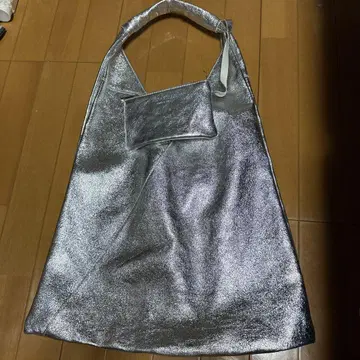 실버 숄더백