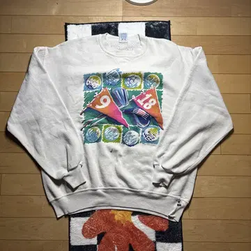 90s 자수 택 러셀 애슬레틱스 스웨트 박스 실루엣