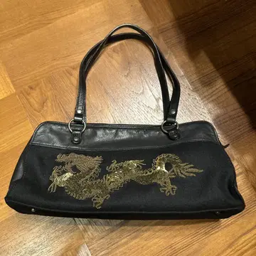 비비안 탐 드래곤 자수 핸드백