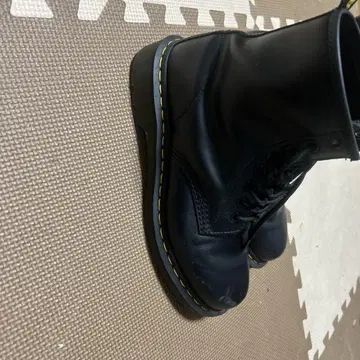 블랙 가죽 하이컷 부츠