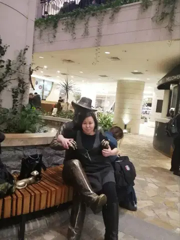반값 다크 그레이 V넥 플레어 스커트 사이드 포켓 지퍼 캐주얼