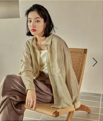 렙심 이번 시즌 완판 시어 컬러 스트라이프 셔츠 모카