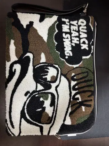 카모 패턴 클러치백