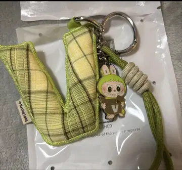 PIN FOR LOVE 러브브 키링 매장 한정판 V