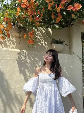 Bibiy. B. EMERALD DRESS 비비이 드레스 화이트