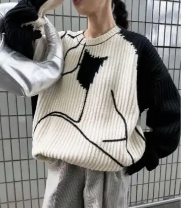 AmeriVINTAGE ABSTRUCT WOMAN PAINT 니트탑