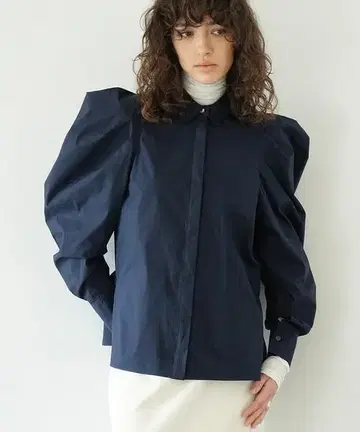 클라네 턱 숄더 셔츠 네이비 사이즈 2