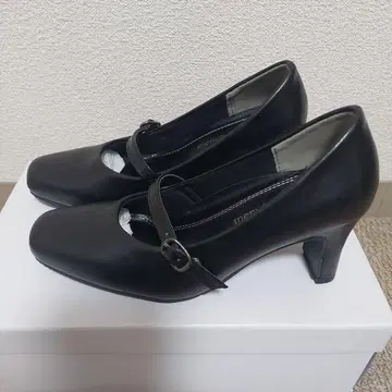 펌프스 블랙