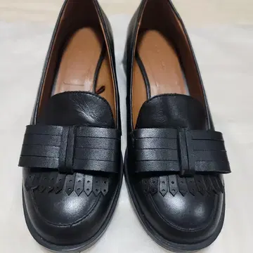 ZARA 자라 리얼 가죽 리본 로퍼 미사용품
