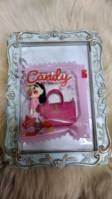 브리아나 기가테 캔디 키링 핑크