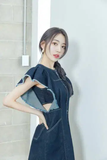 데님 컷 아웃 디자인 원피스