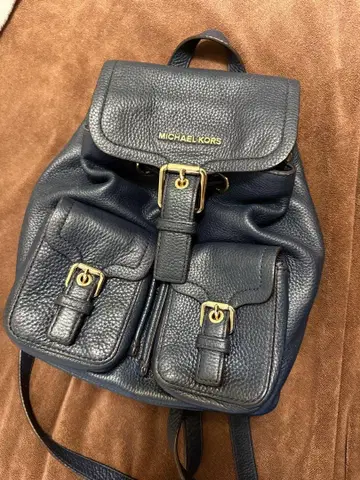 MICHAEL KORS 네이비 백팩