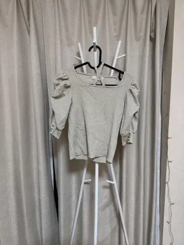 And Couture 상의 베이지 라메