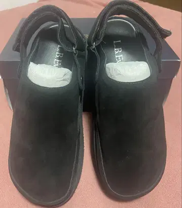 블랙 스웨이드 통굽 뮬 신발