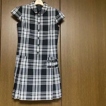 요크 쿠레트 무릎 기장 원피스 블랙 화이트 체크