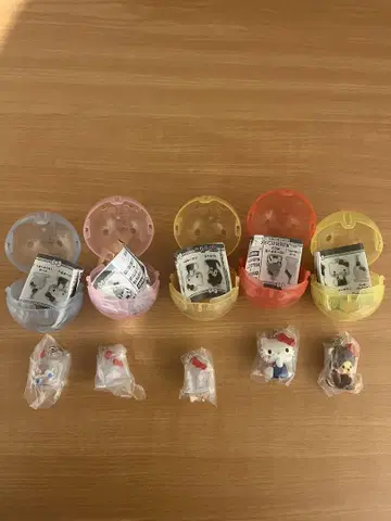 몬치치 x 헬로키티 메지루시 액세서리 전 5종 세트