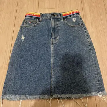 Tommy Jeans 타미진스의 귀여운 데님 스커트