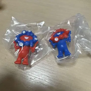 미야쿠미야쿠 피규어 2체 세트